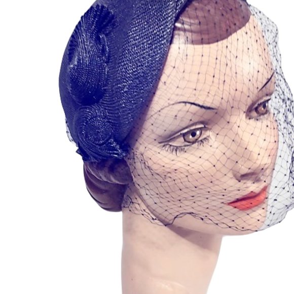 Navy Blue 1950s Vintage Draped Profile Hat With A Veil And Side Decoration - Picture 4 of 7
